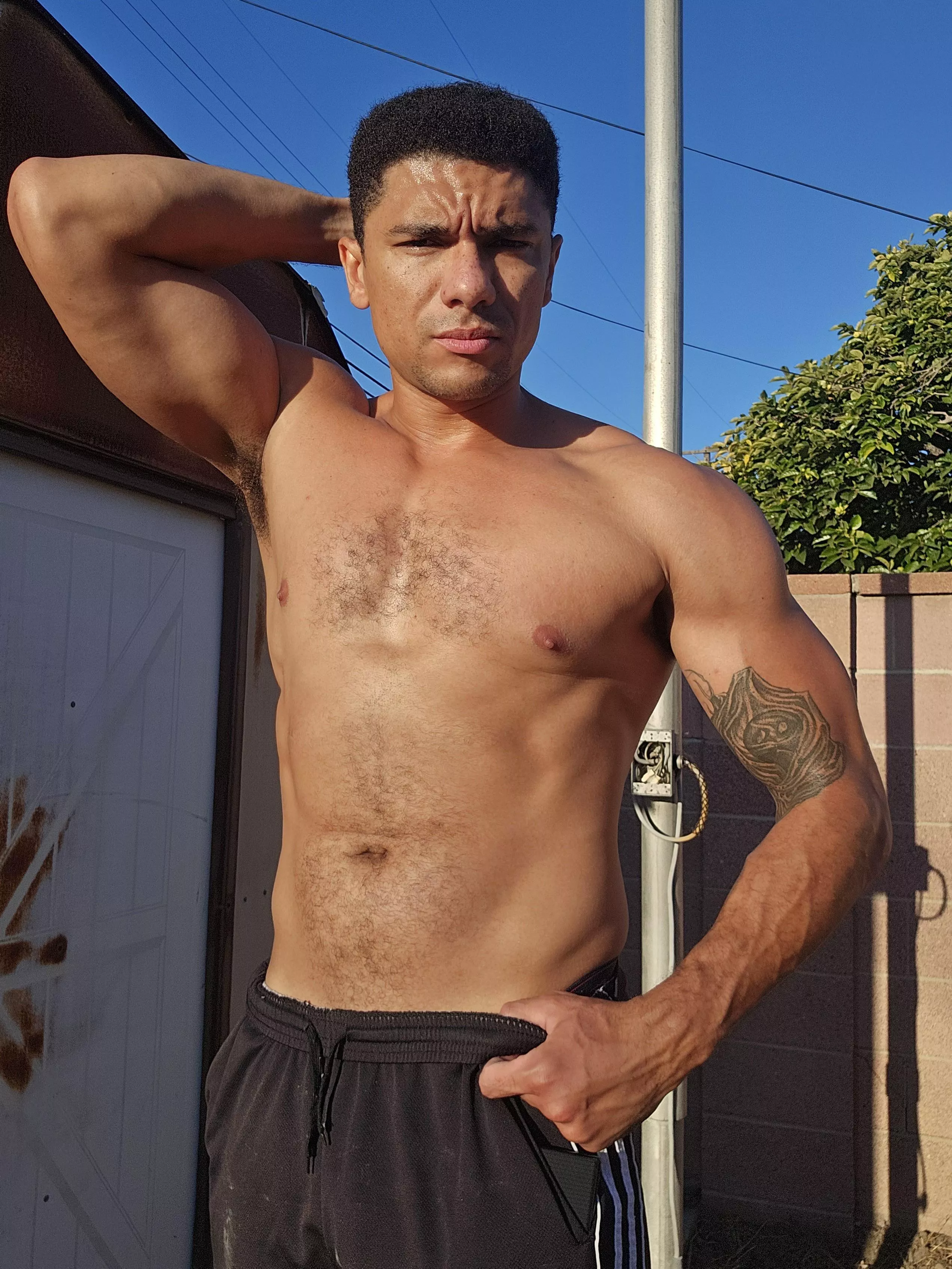 If I work out in the sun, you gonna sniff them after?  posted by AndreStone69