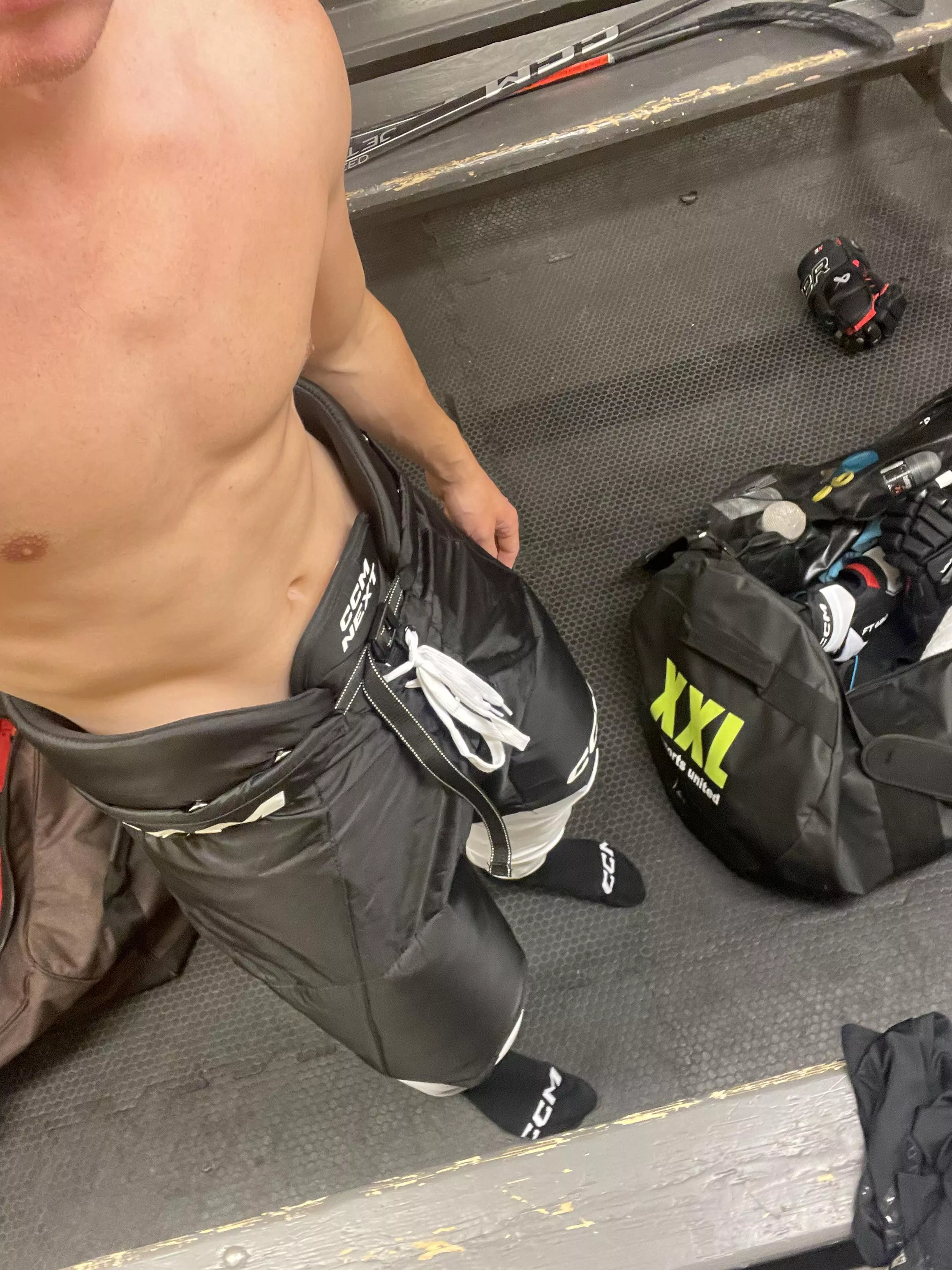 [m4m] 26, Norway😎 Does anyone else like sportsgear? Or want a sporty dom? 😉  posted by gayscandi2022