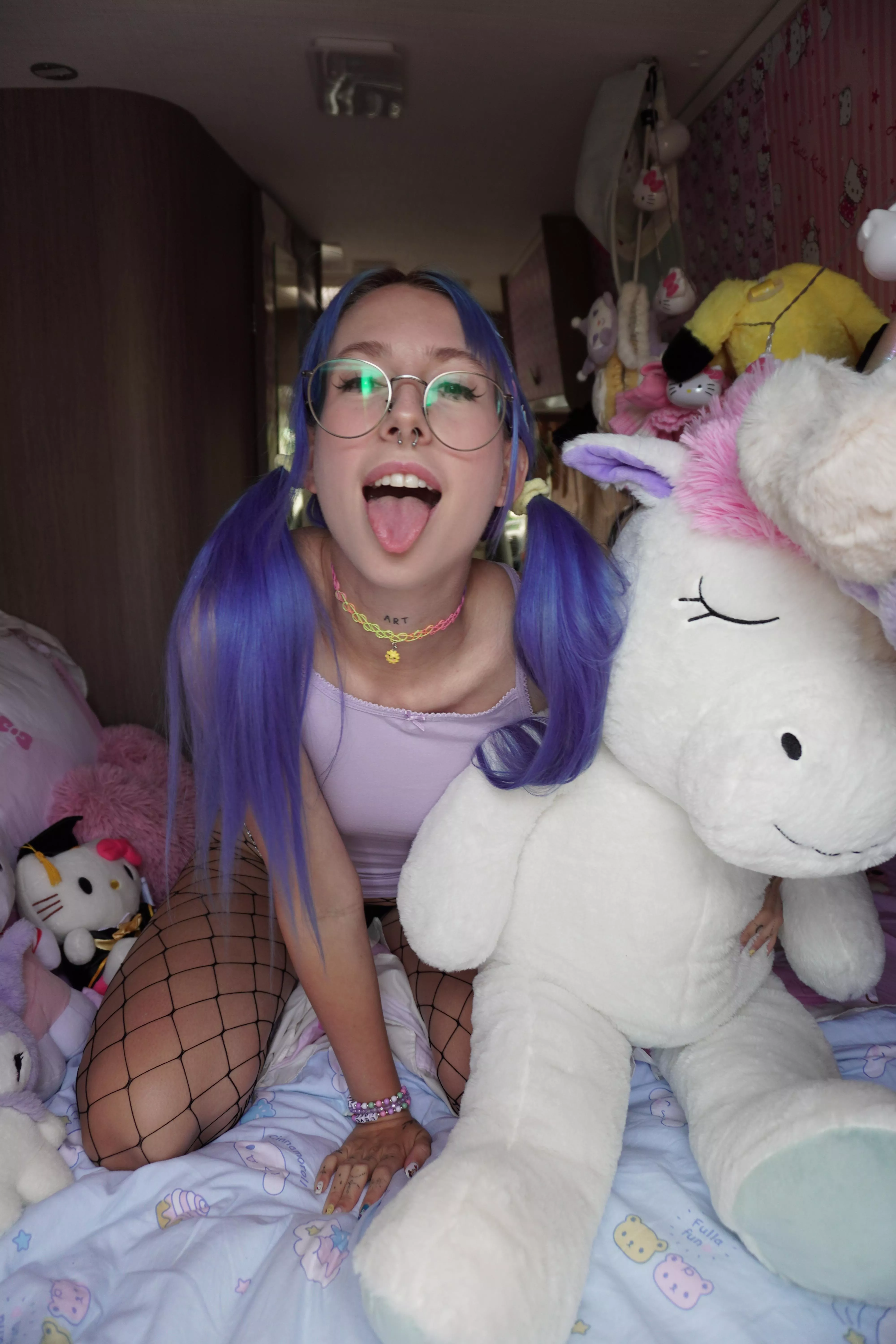 Say hi if you’re into nerdy girls  posted by RileyBi69