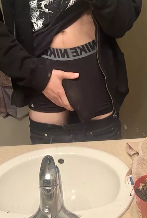 These boxers can’t hide anything… by LengthinessCool1998