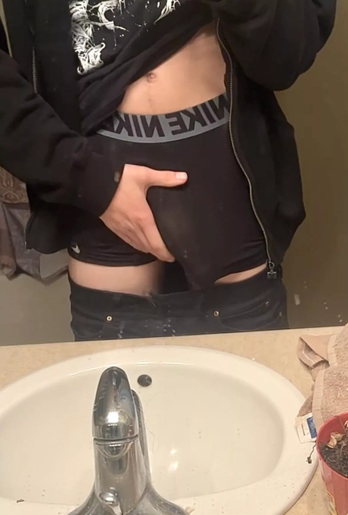 These boxers can’t hide anything… posted by LengthinessCool1998