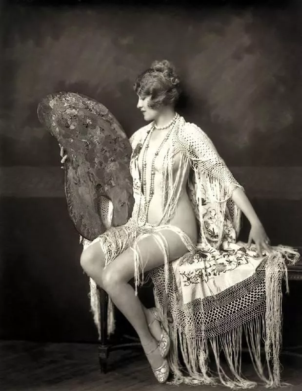 Ziegfeld girl posted by Mundane-Employer-719