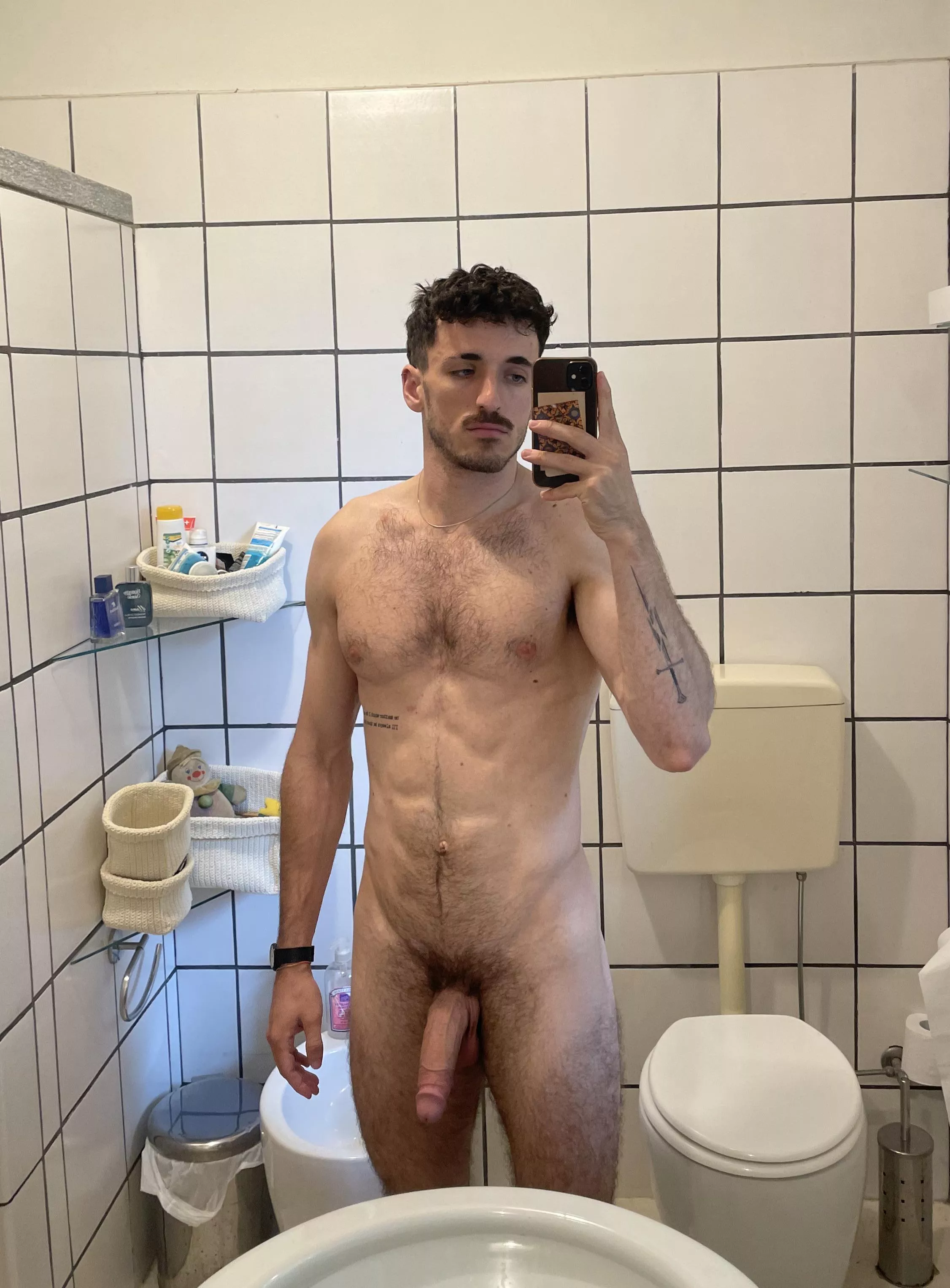 hello everyone :) posted by ItalianDream15