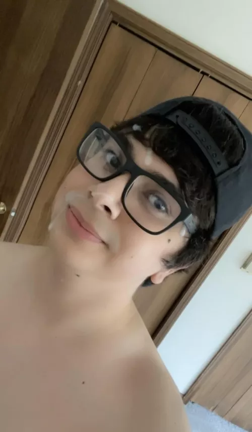 I love letting older daddies cum on my face 😇 by strawberryboy96