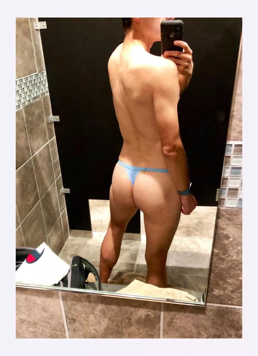 Love wearing thongs ay the gym 😊 posted by Repulsive-Tie8486