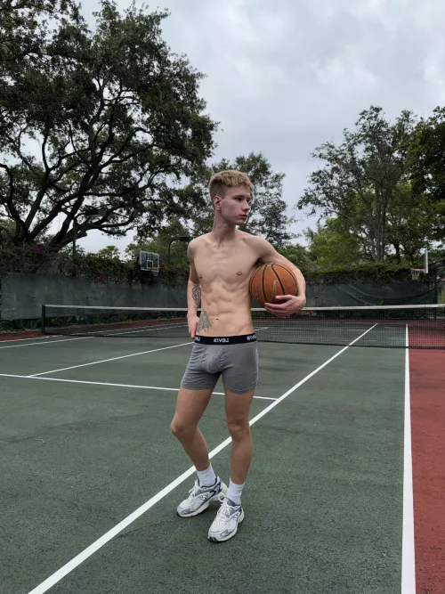 [M] Sport makes me so beautiful by InLoveWithPleasure