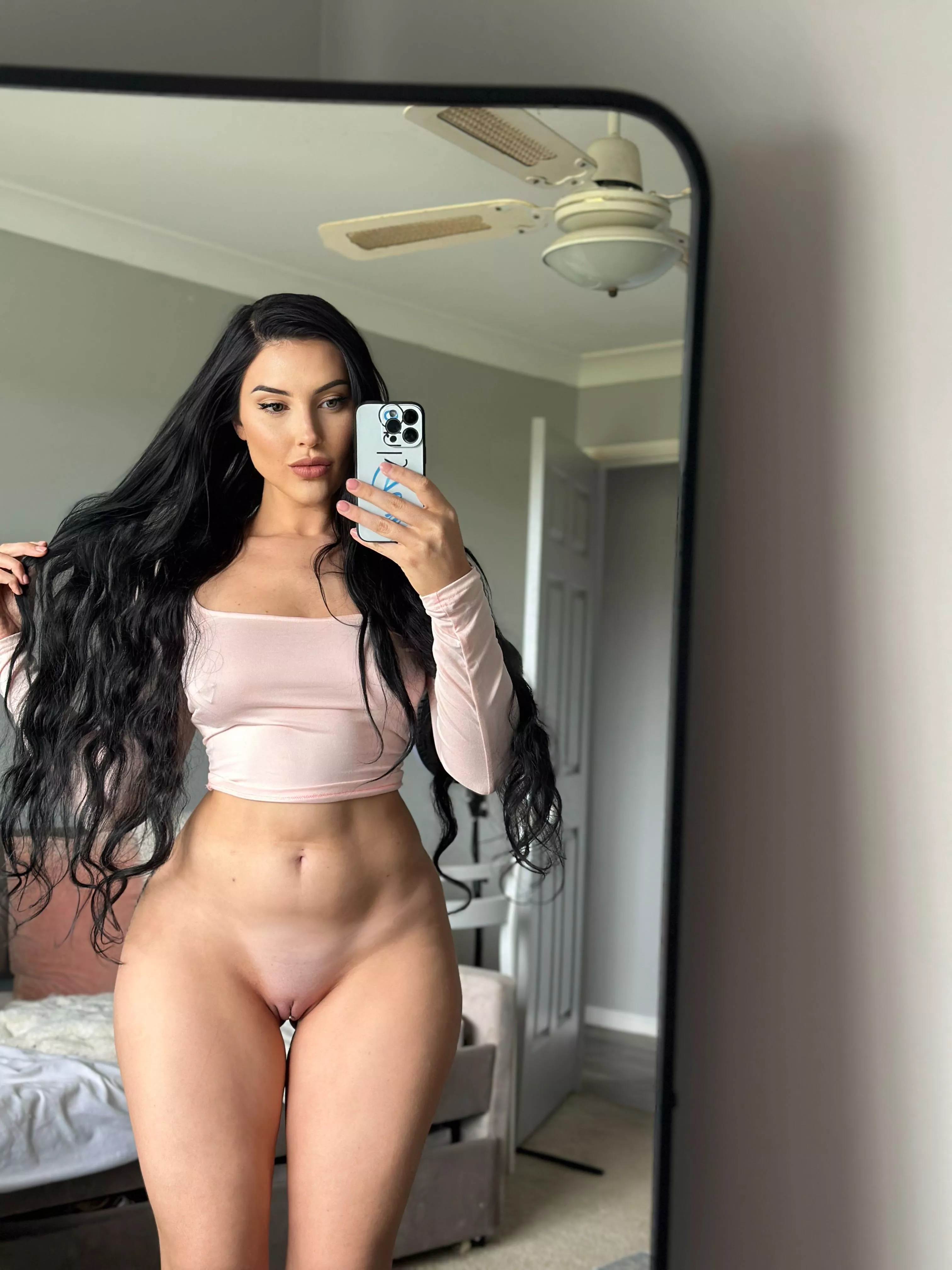 Thick and curvy in all the right places posted by Charlotterose65_