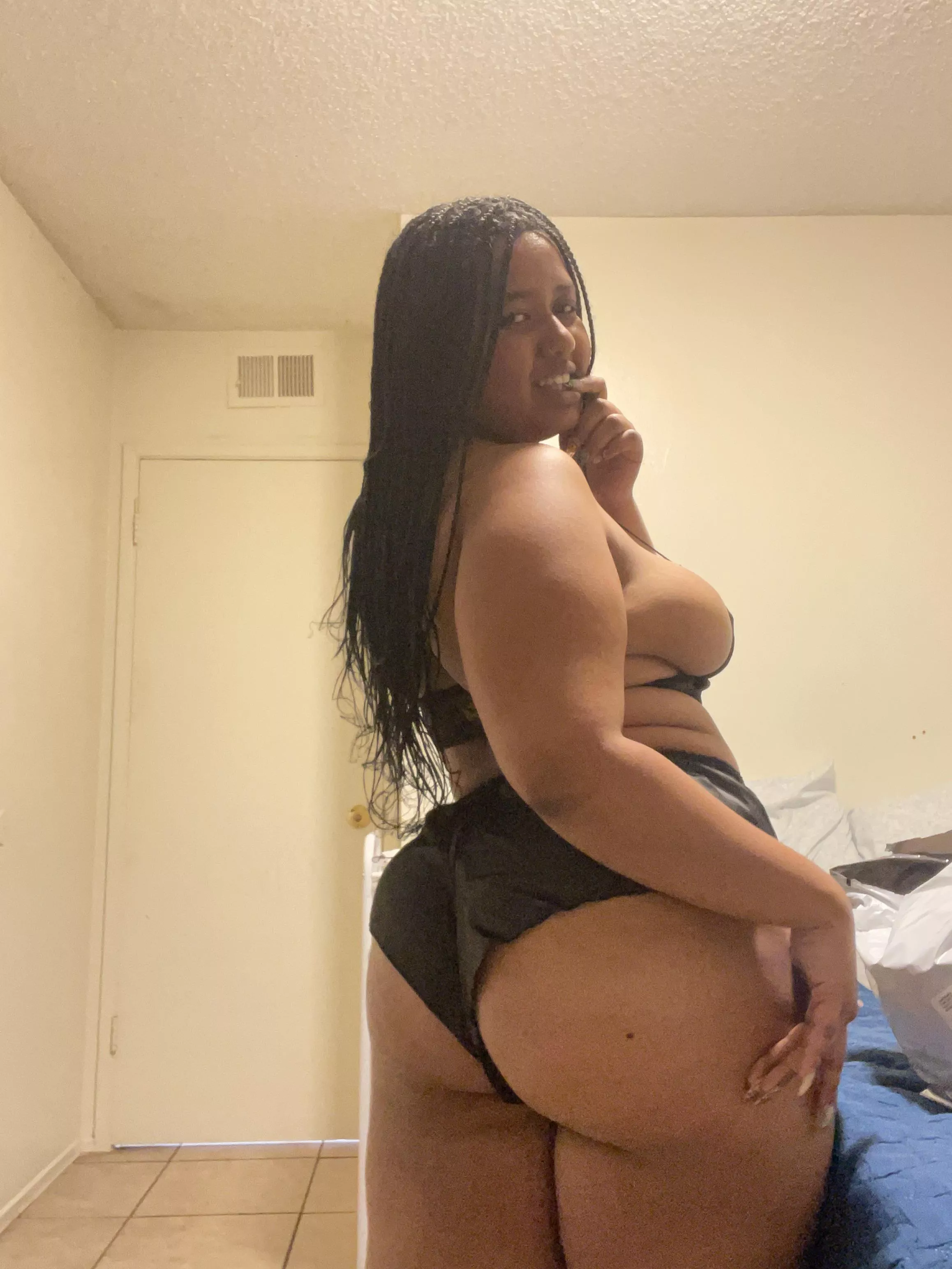 This top might be kinda small 😅 posted by Sadababyy