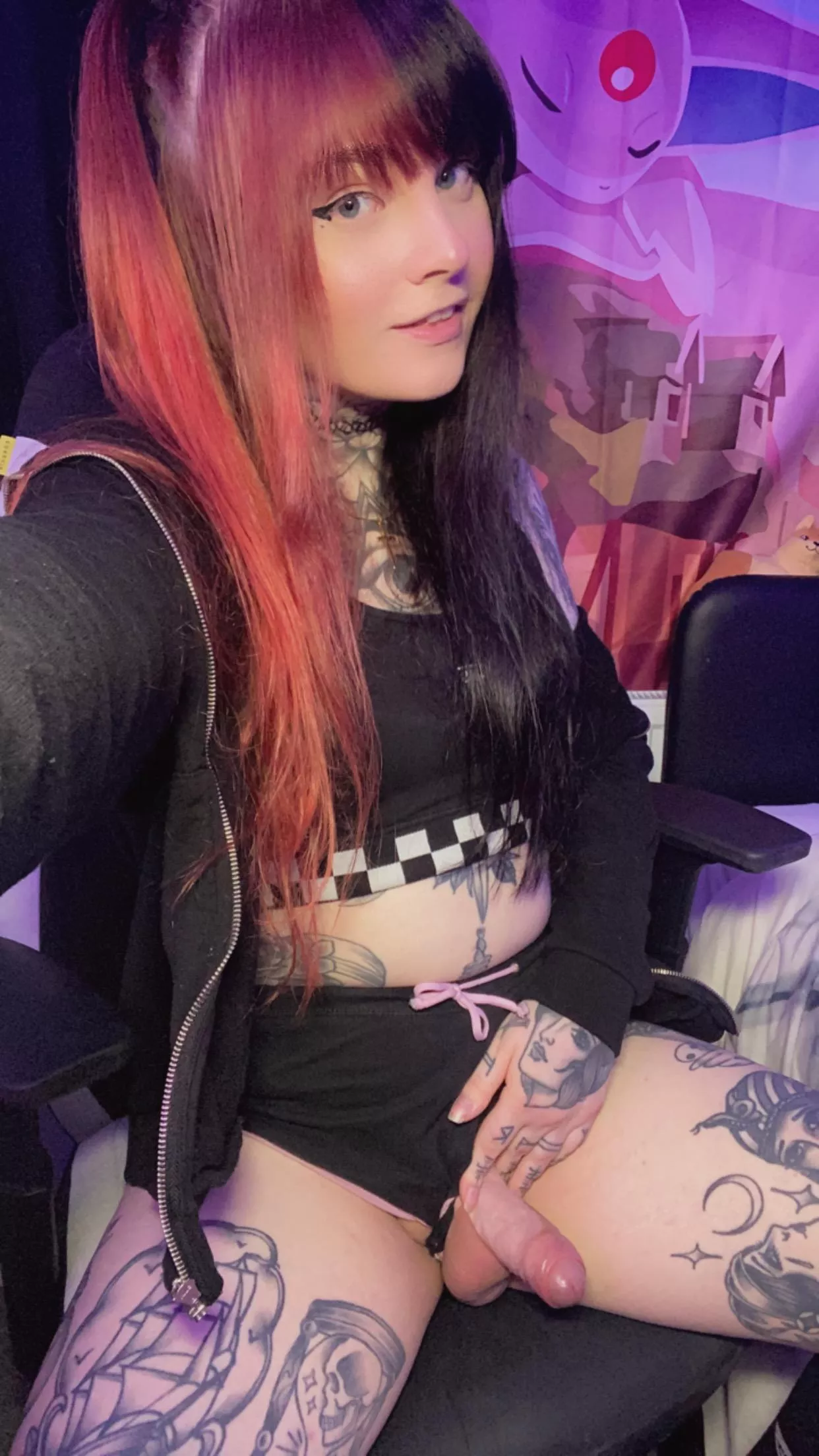 wanna workout together? 💦 posted by EmilyPiexo