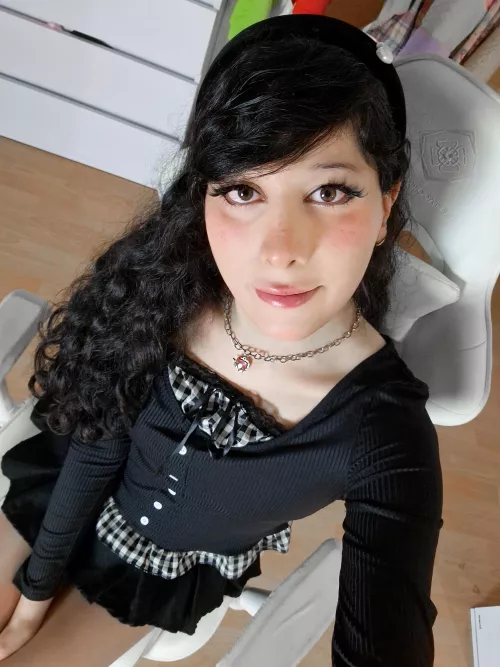 Does anyone think I'm good looking? 🙈 by purutrap