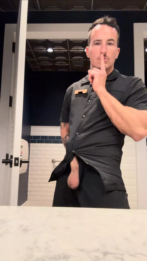 Follow me to the restroom so I can fuck your face posted by deklanscock