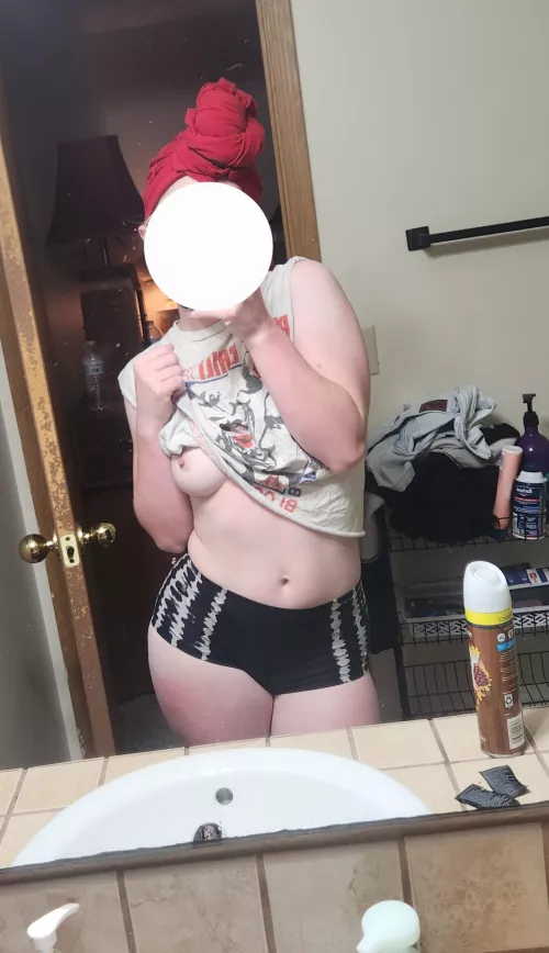  I got a little sun burnt today and need help with the aloe. by Possible-Boot-2732