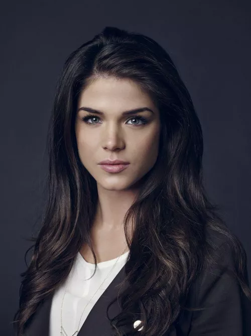 Marie Avgeropoulos by Skyline_Drifter