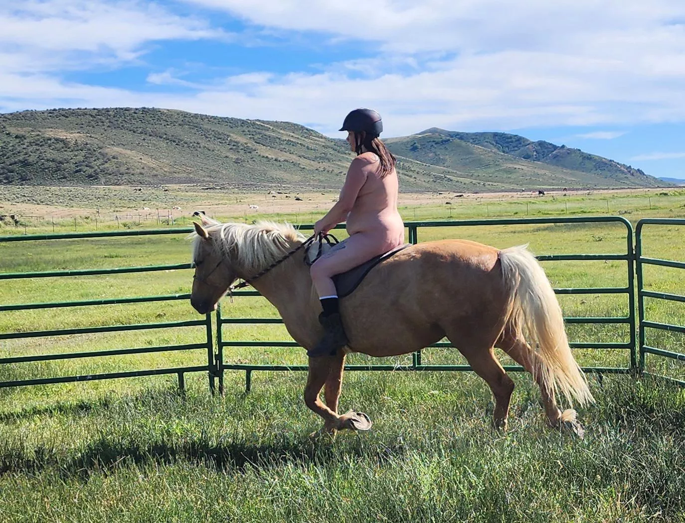 Me and my pretty girl🥰 posted by Mundane-Value-7383