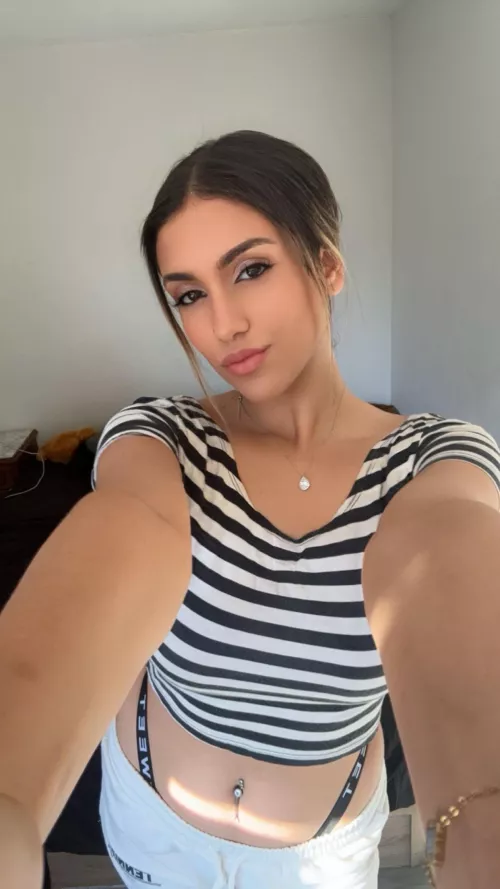 The only thing preventing me from kissing you right now is the screen by Spooky-Yellowjacket