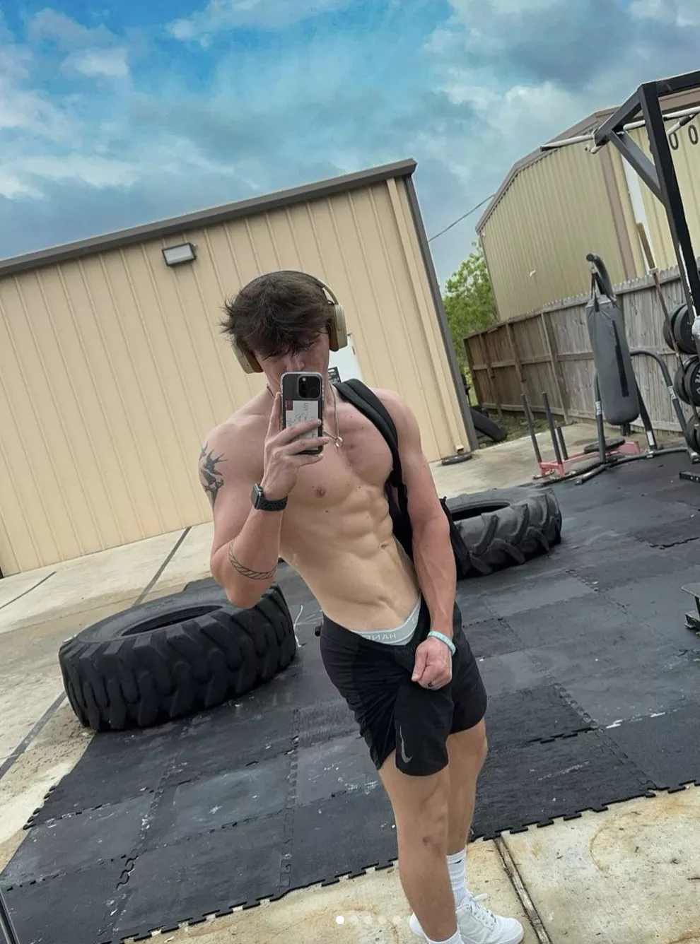 Do I belong here? 😉 posted by DylanFaron