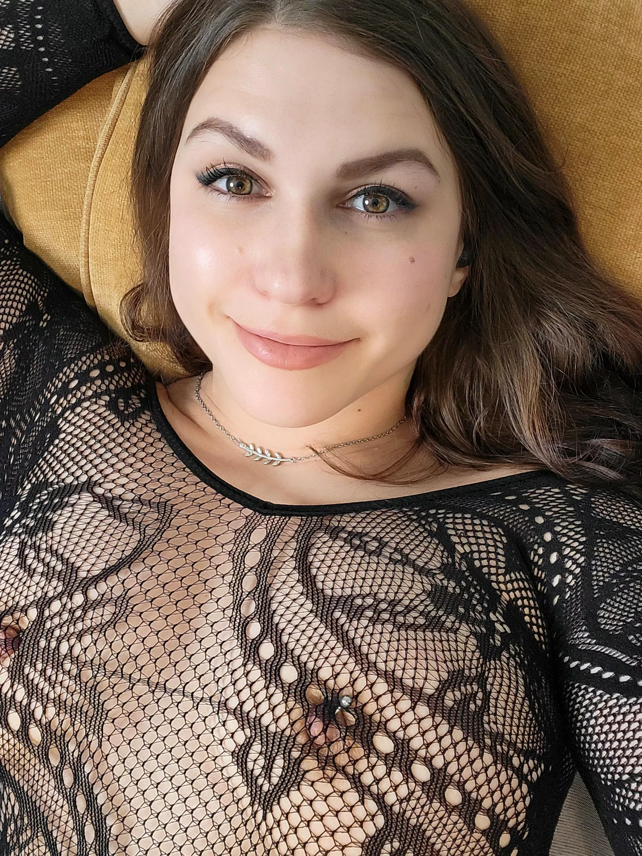 Hey babes, coming online at @chaturbate [Tiny_hat posted by Tiny_hat_