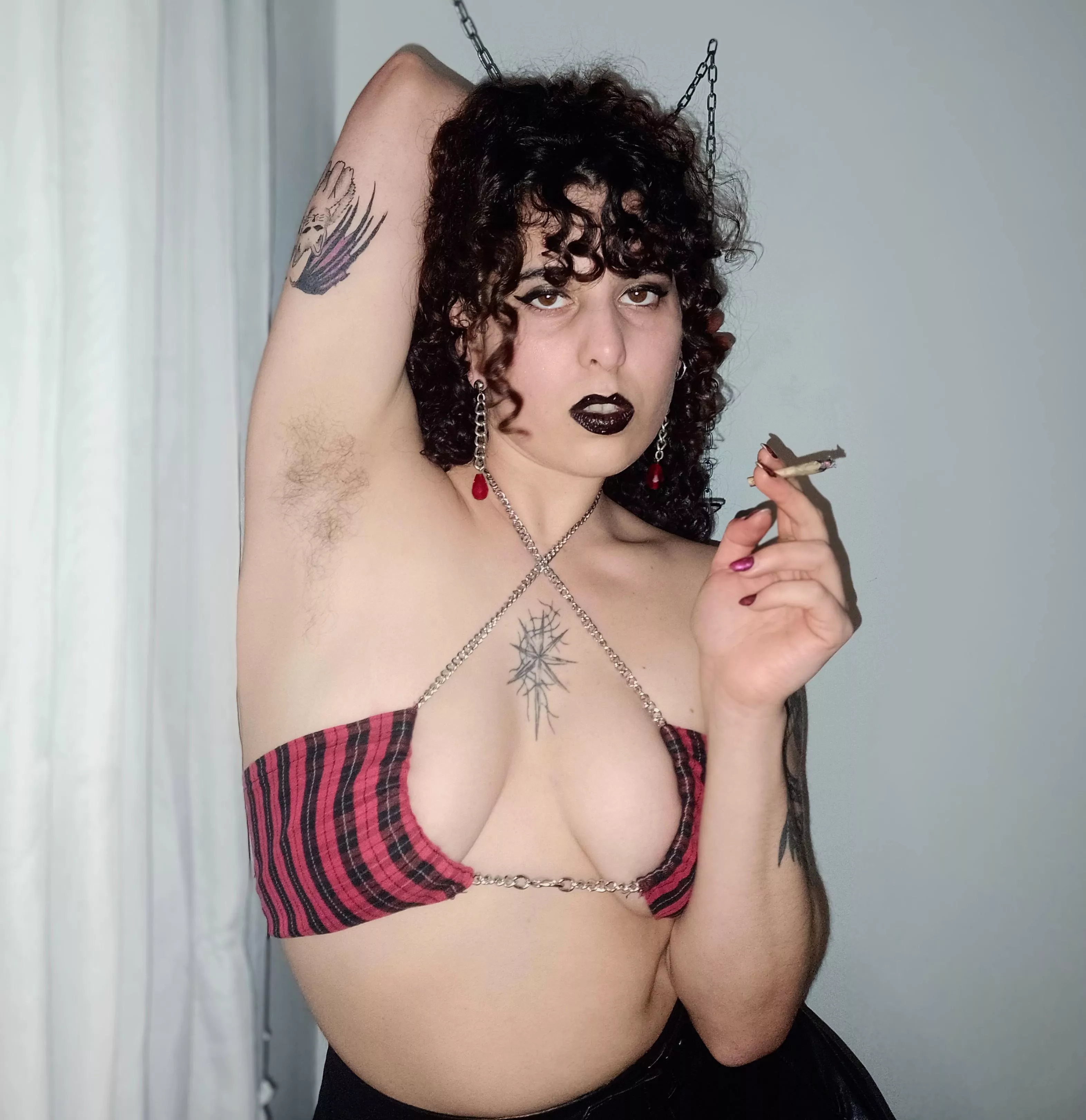 I love to excite myself with my armpits, my juices and my tongue 👄💦 posted by misssraven_OF