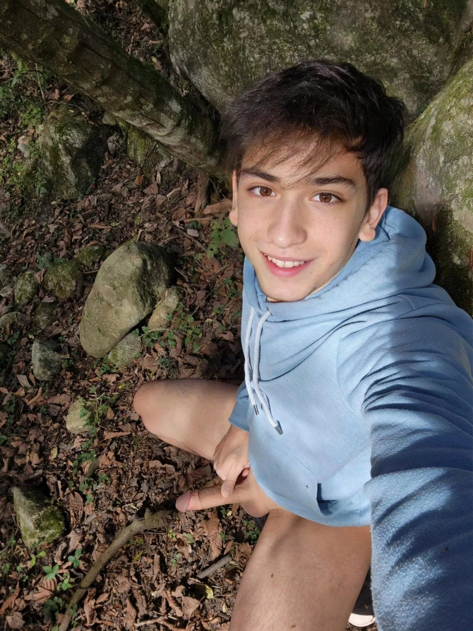 My second time jerking off outdoors in the park.... afraid that someone will discover me but it makes me harder 🥵 what do you think daddy? Did you like it? What do you do if you find me? posted by jo_melnik04