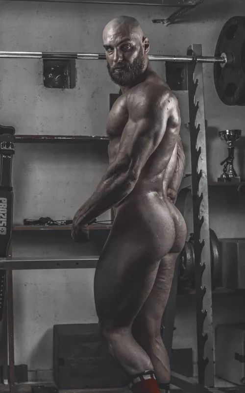 Felt cheeky this morning. [30] by MuscleEsthetique