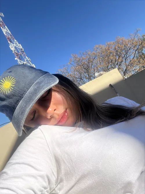 Guess who's horny today by iuhoosier326