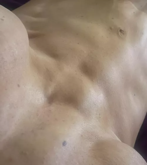 Killer abs by MistressIvyF