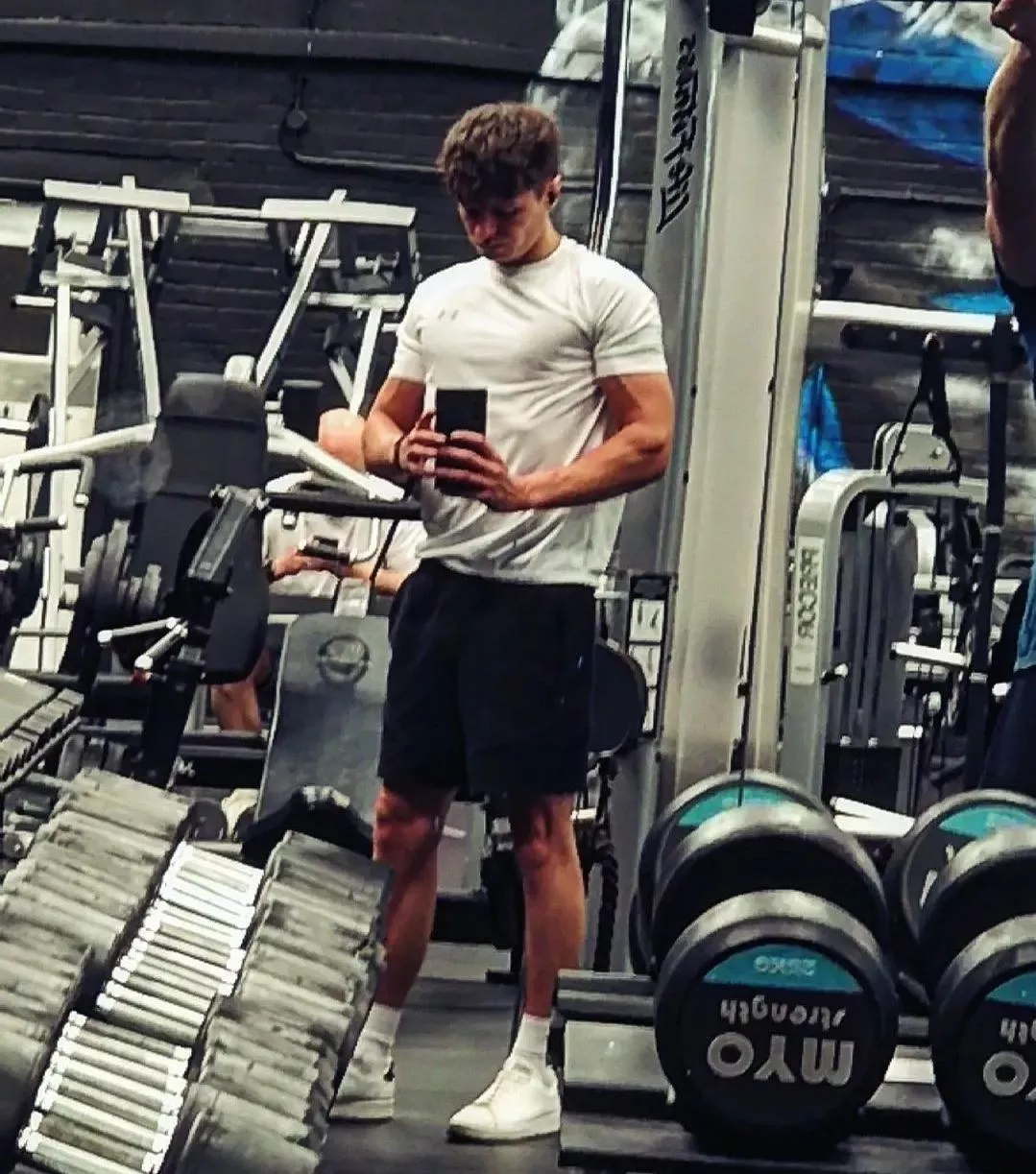 What would you say if i told you I was 32 😈 posted by NetOk4971