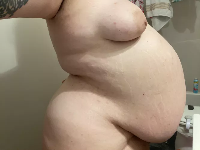 Would you believe me if I said that this is me on an empty stomach  by xnikkixhorrorx