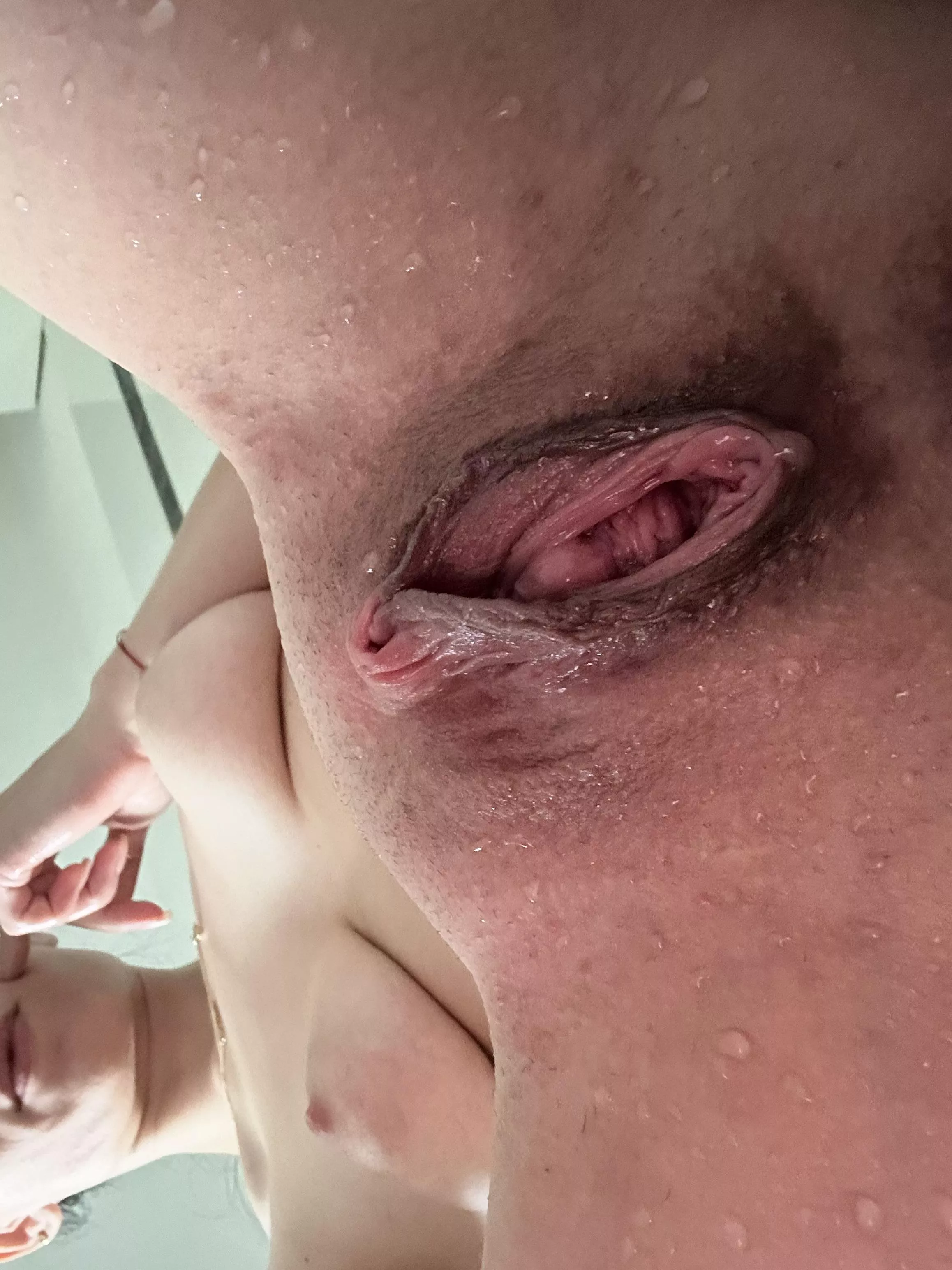 I know my pussy makes you wanna sin (F) posted by RoxxxyPetite