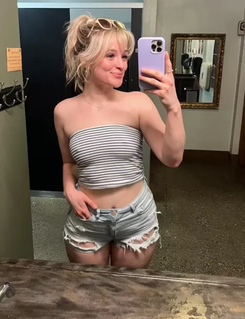 I realized I pretty much only wear crop tops so I should probably join this subreddit by Serenebody