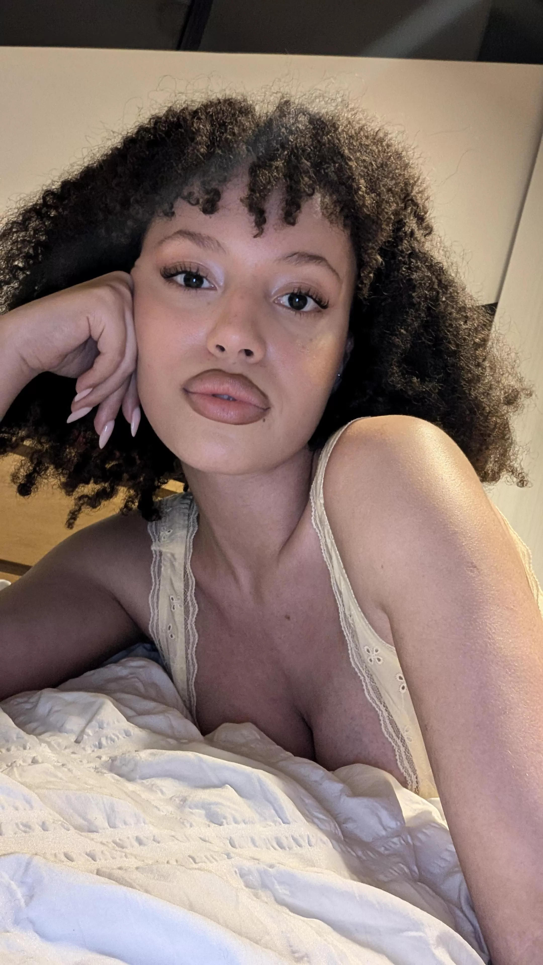 if you saw me in a club, would you buy me a drink? posted by xx-alien