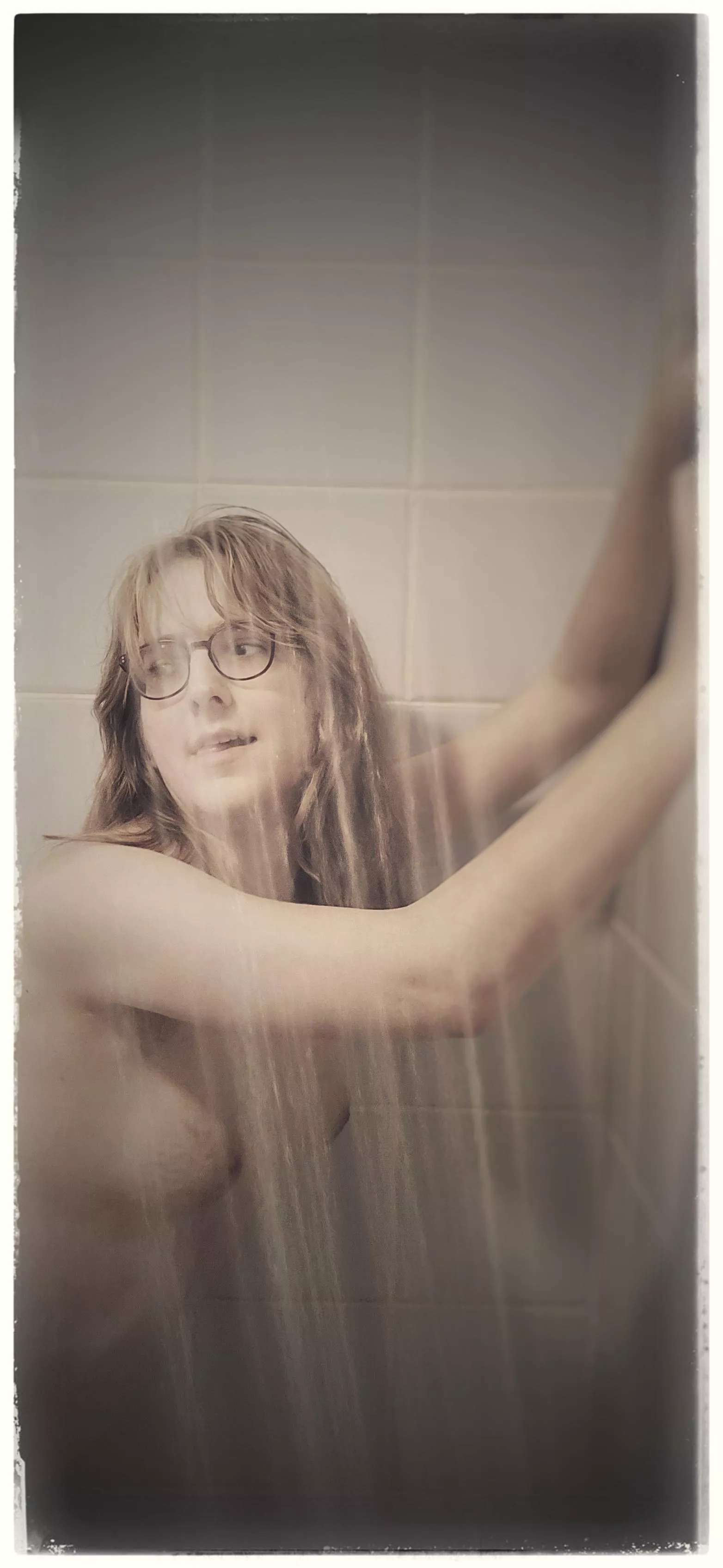 Monday blues... make it up to me in the shower tonight  posted by Eledhwens_Alt