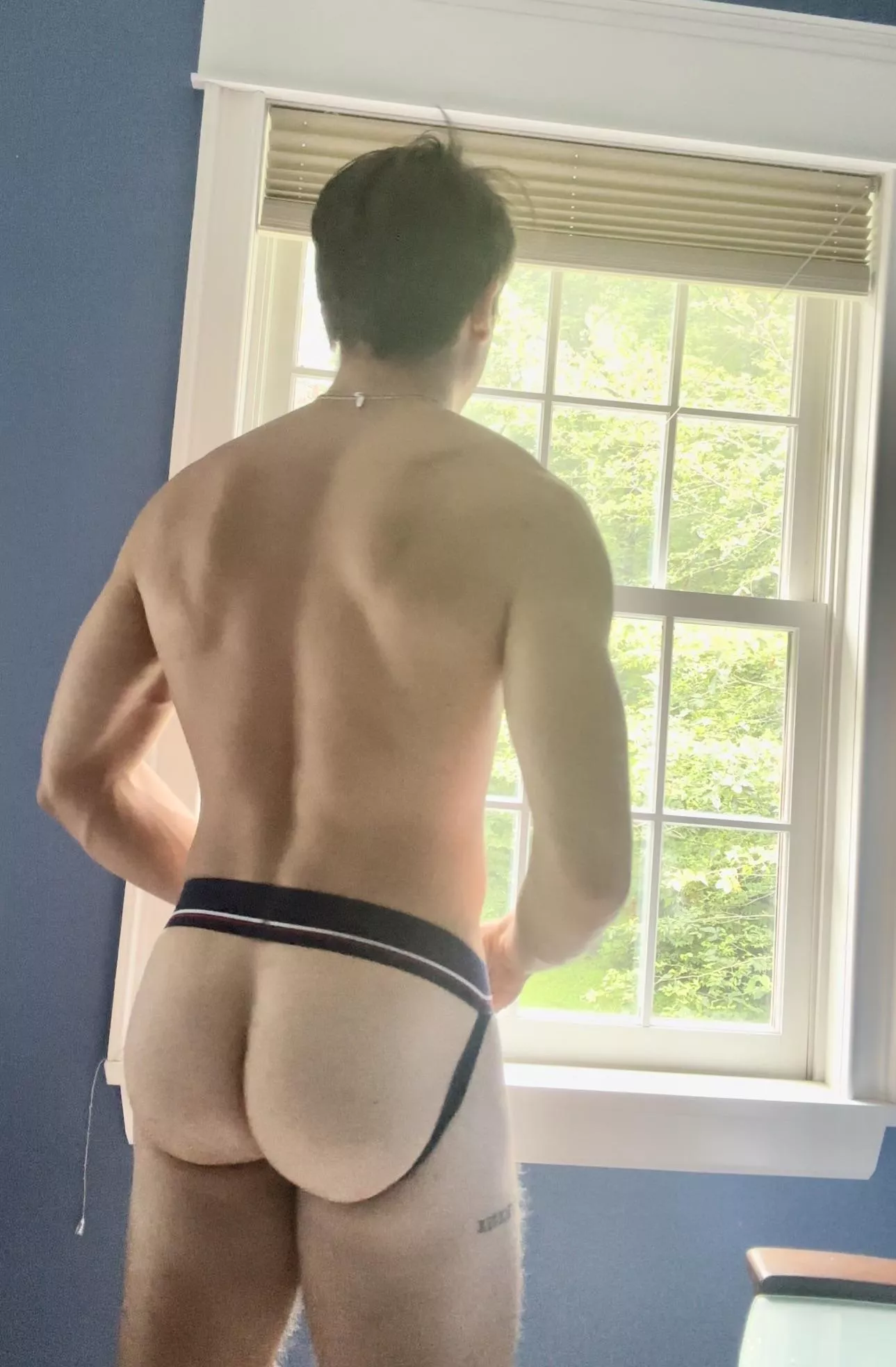 Squats n’ deadlifts  posted by lundimatin53