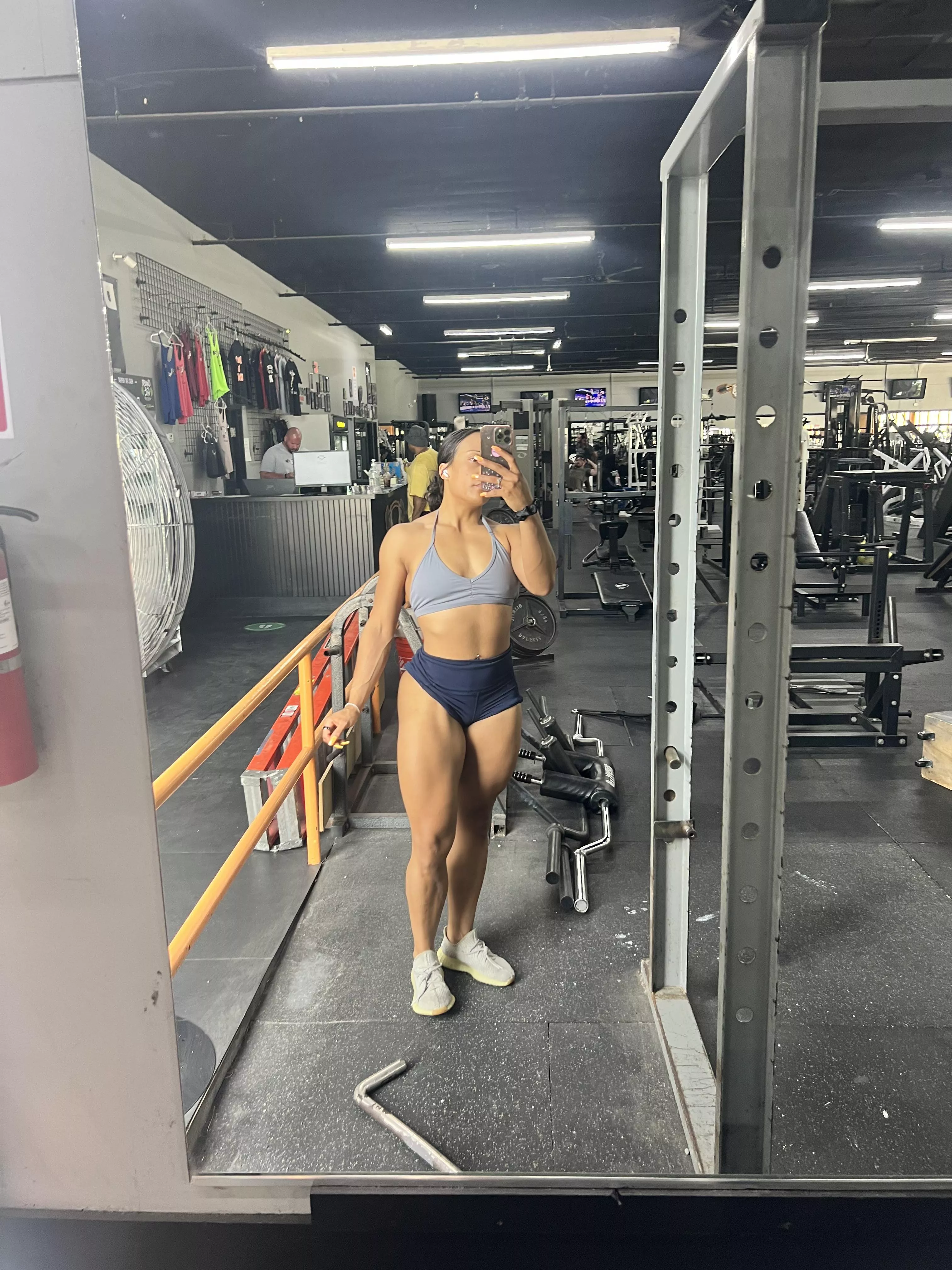 Sundays are better in the gym  posted by Barbelle313