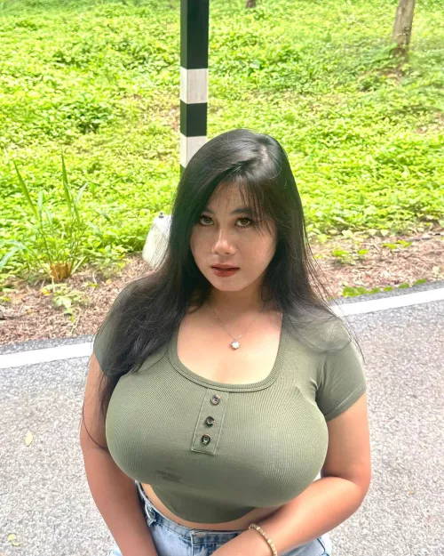 Top Heavy  by shawns777