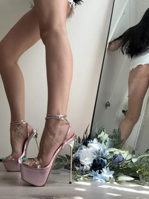 What a sexy view 😍 by missheels07