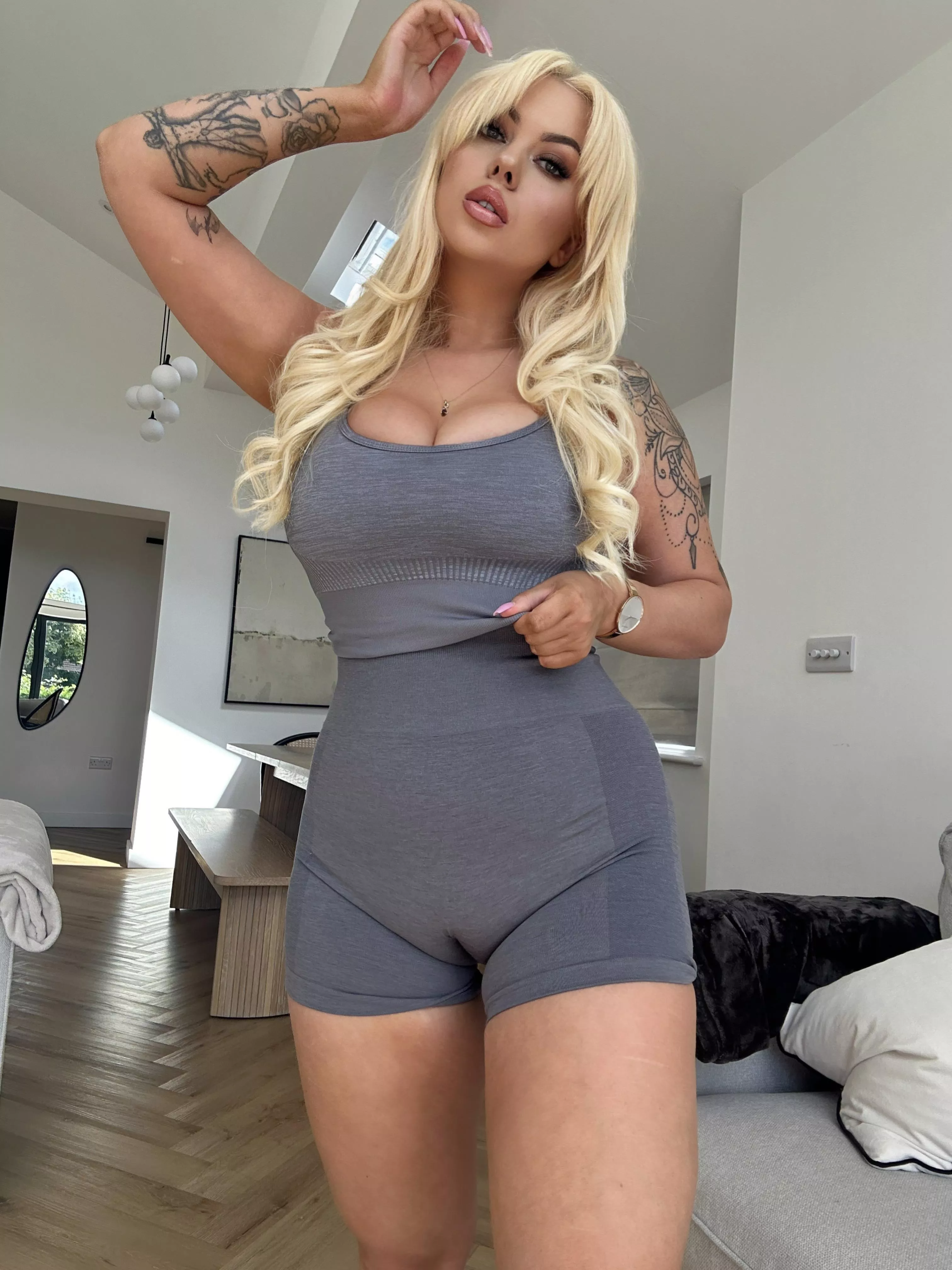 Where were your eyes immediately drawn to? posted by AmirahLeiaUK