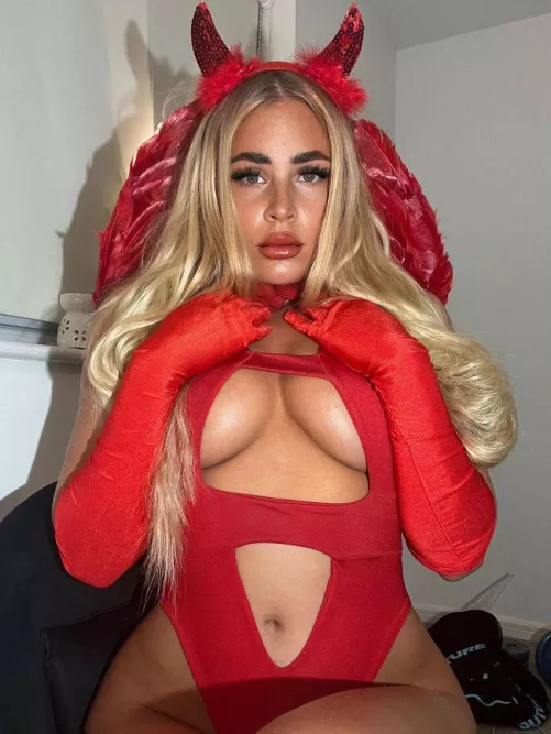 Would you do me without a condom or is it not worth the risk daddy?
 by HereUntilSunday