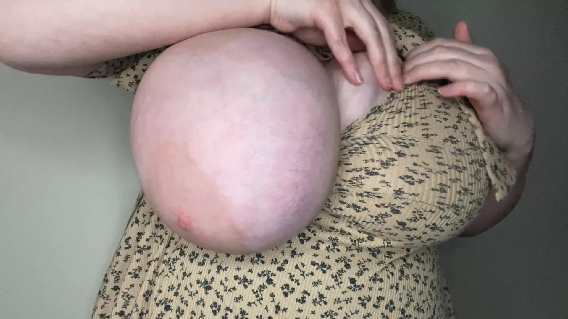 1 boob out Thursday :) posted by The_32M_Queen