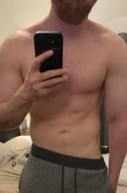 35 fit! Gym bro looking to bust a load with fit bros! @joe.stud35 by Reasonable_View