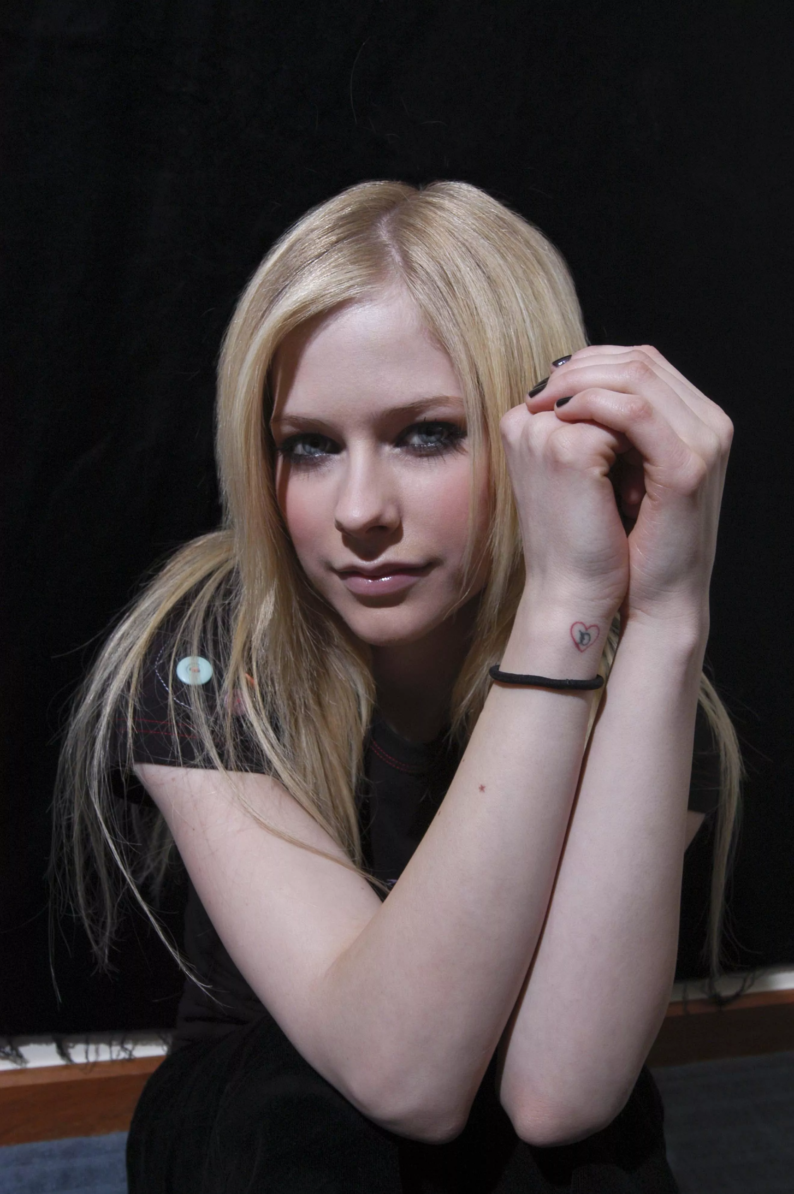 Avril Lavigne(around 2004 or 2005) posted by ChanLYN93