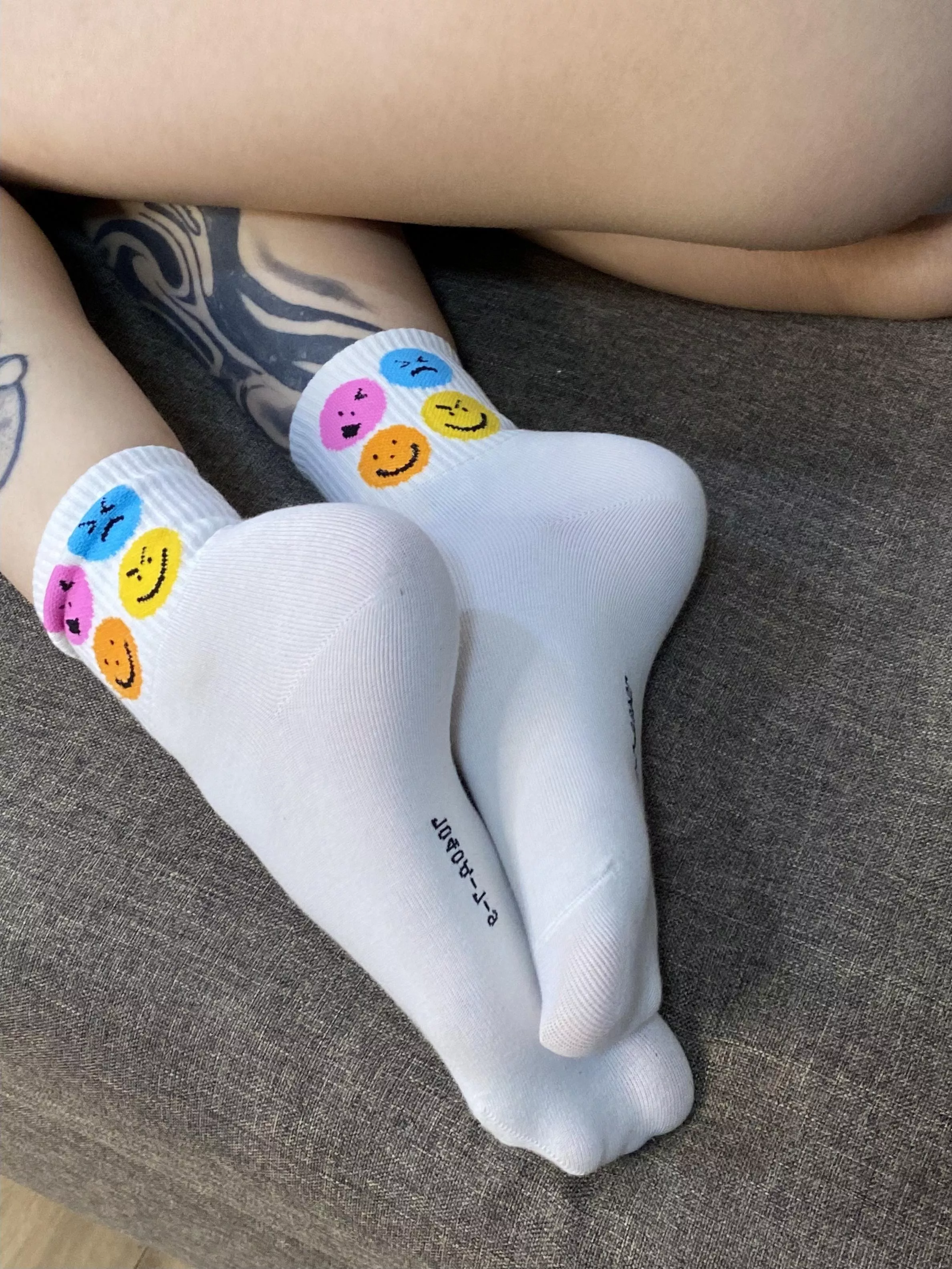 Clean white socks smell delicious posted by Kittyybrownn
