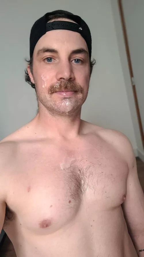 Do i look cute with cum on my face? by straighttogay20