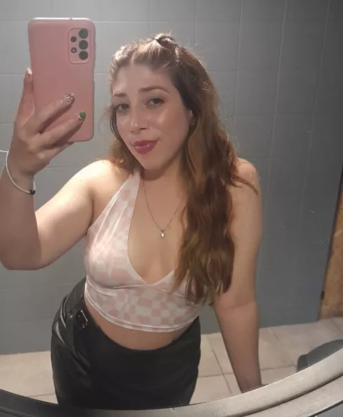 I love how this croptop looks on me 💕 by little_star009