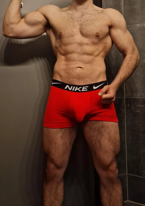 imagine the smell of my pits after my arm day by Nicksalman