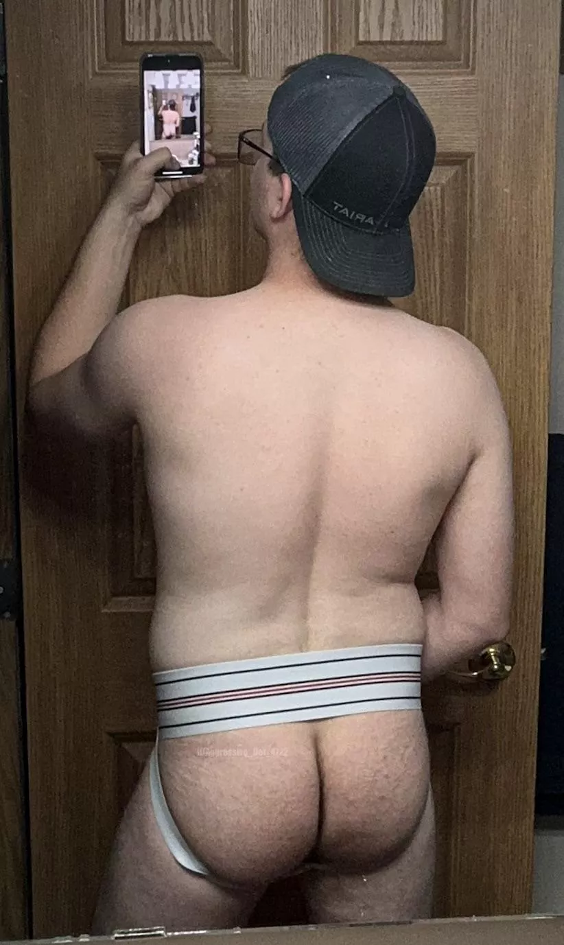 Lunch break booty pic🤭 posted by Aggressive_Dot_4722