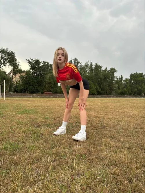 My body loves being outdoors by Ritori_Mittori