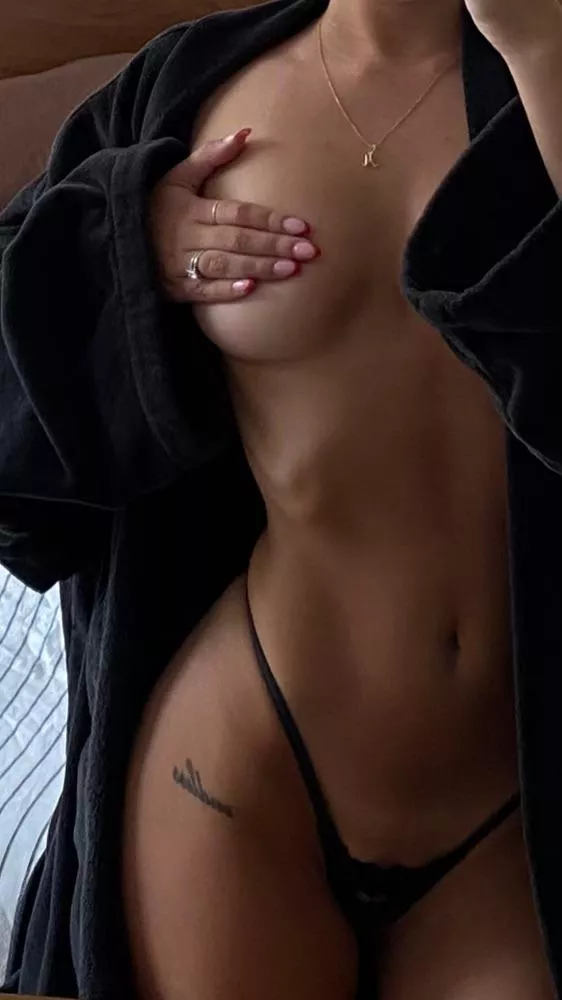 My fine ass wife (24) posted by mywifeishotasfuck2