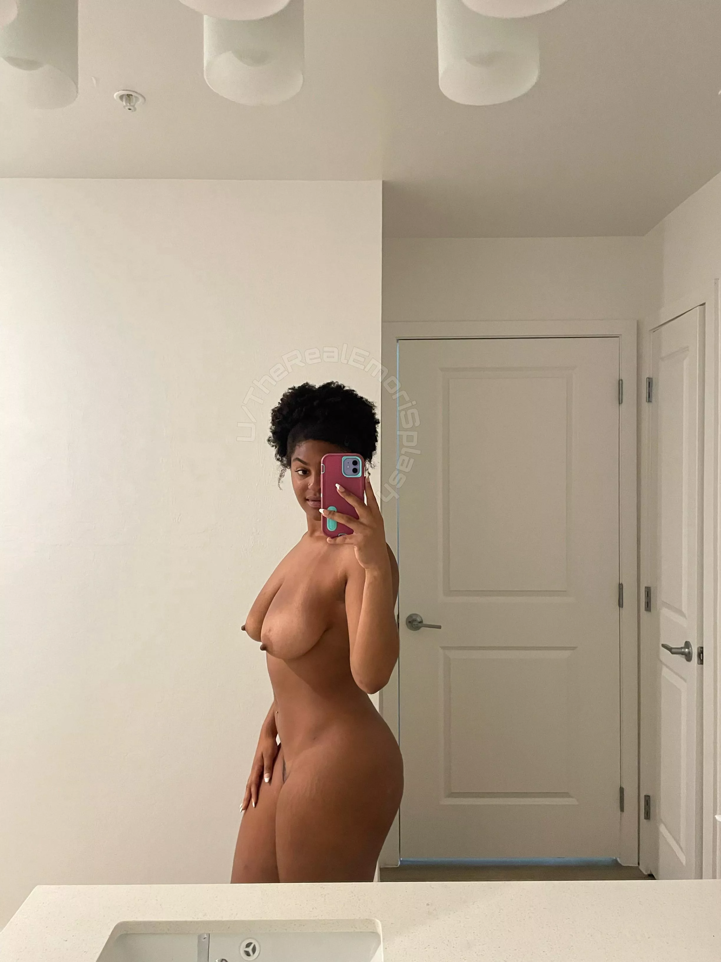 Rate my natural body 1-10? posted by TheRealEmoriSplash