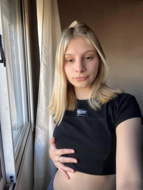 crop tops brought back my cofidence  by Larabla